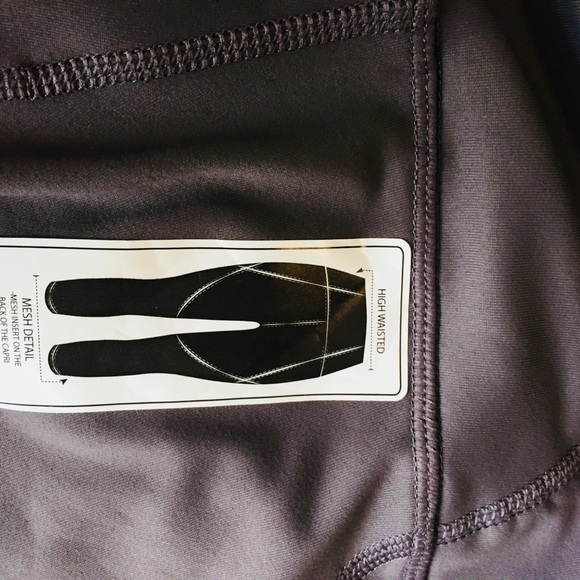 Cropped yoga pants - Picture 4 of 4